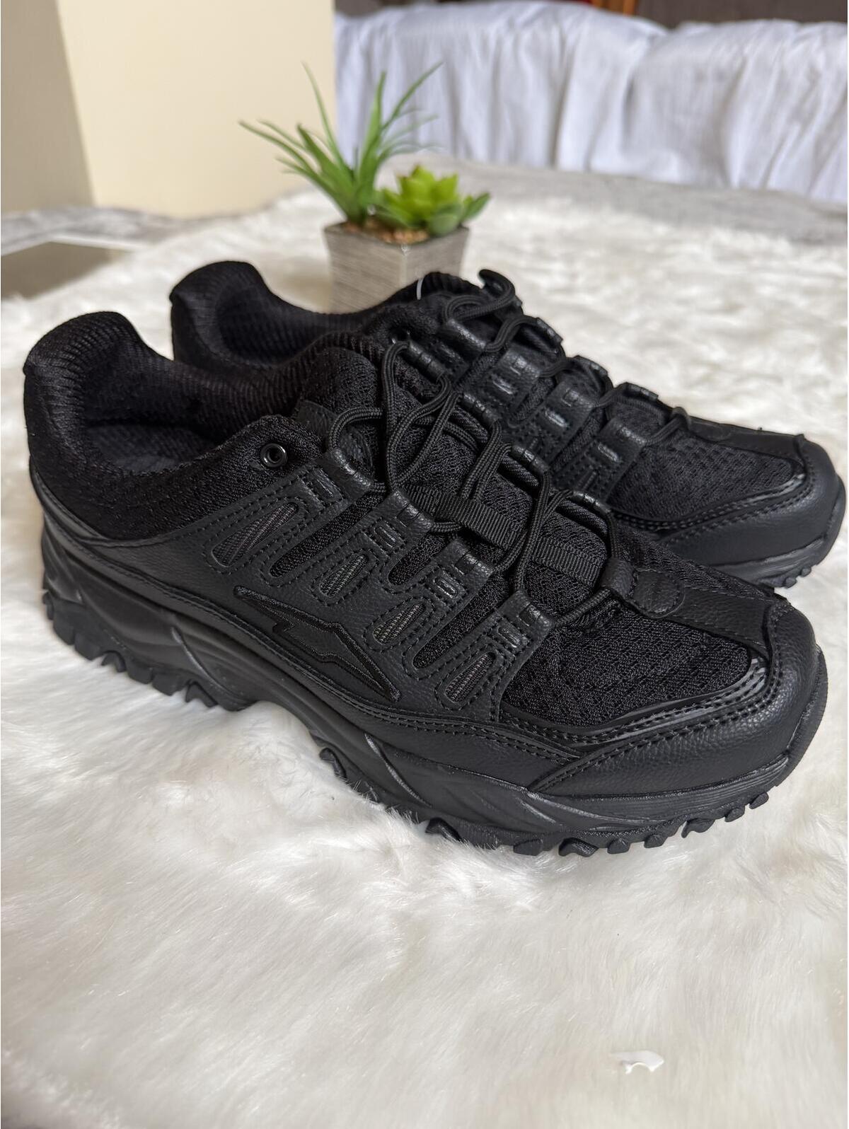 Avia Black Athletic Woman's Sneakers Size 9.5
